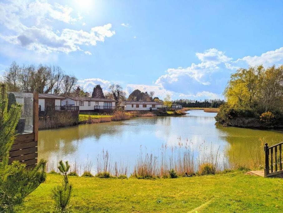 Lakeside View Wisbech Bagian luar foto